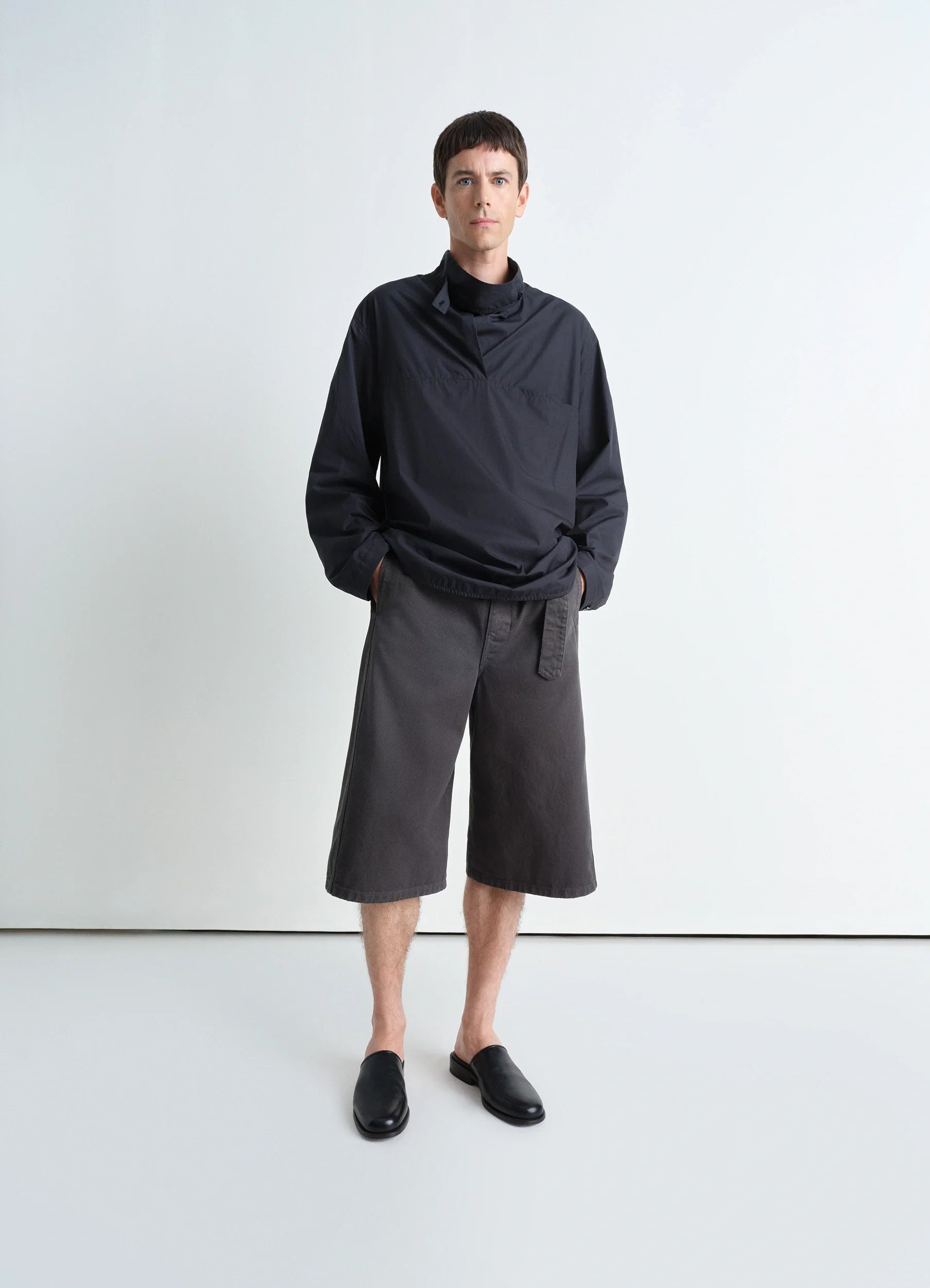 TWISTED SHORT