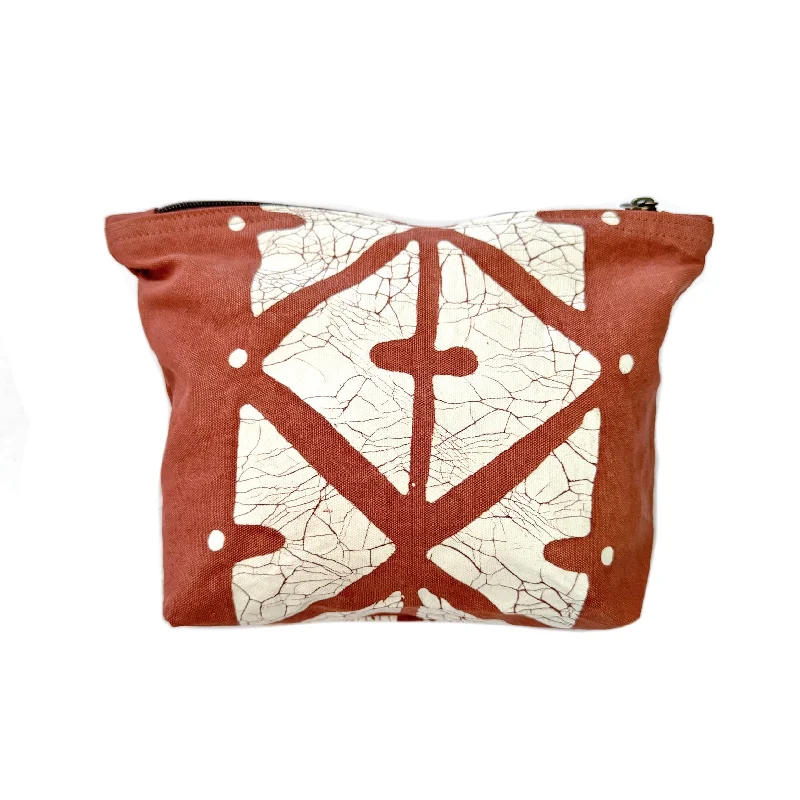 Atlas Linear Wash Bag