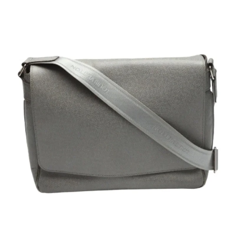 Louis Vuitton  Taiga Leather Shoulder Bag (Pre-Owned)