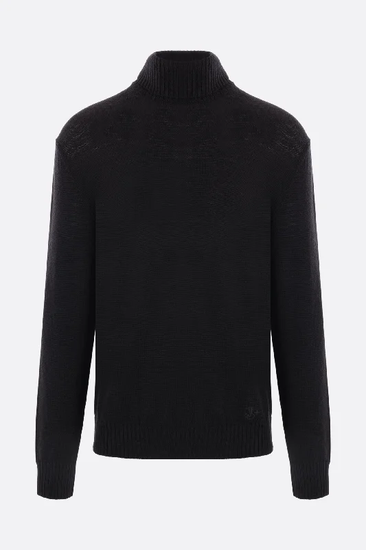 JS+ embroidered wool turtleneck